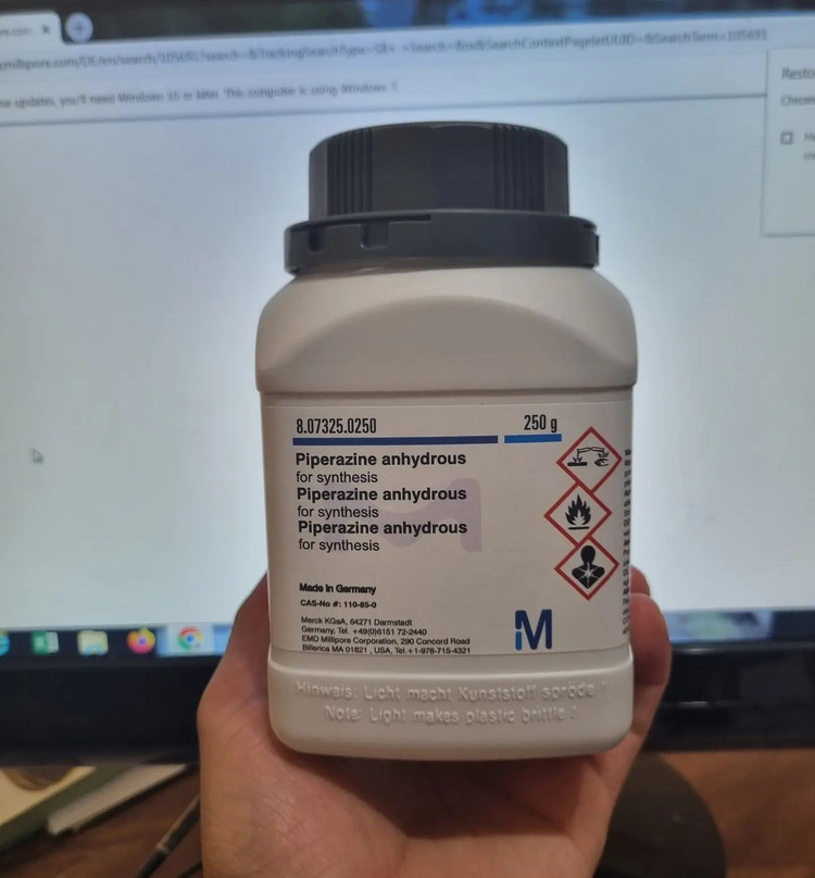 فروش ویژه Piperazine anhydrous کد محصول:807325 CAS #: 110850 واحد:250g